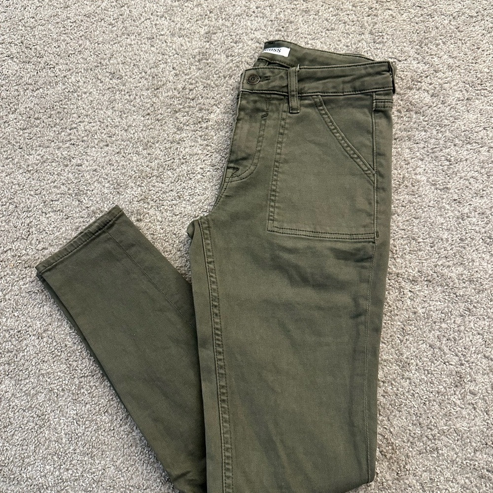 Vigoss Mid Rise Skinny Jeans in Olive